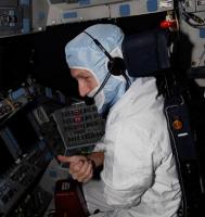 NASA astronaut Alan Poindexter zegt dat alles OK is in de cockpit