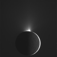 Een geiser op Enceladus' zuidpool