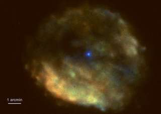 supernovarestant RCW103 met in het midden de langzame neutronenster 1E