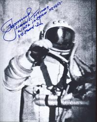 Leonov tijdens z'n ruimtewandeling