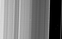 De 'moonlet' in Saturnus' b-ring