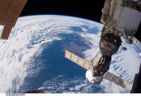 De Sojoez gekoppeld aan het ISS