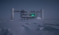 Het IceCube neutrino observatorium op de Zuidpool