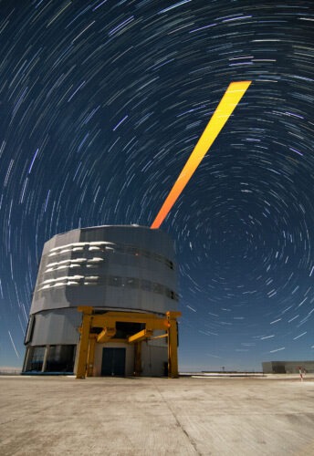 De Very Large Telescope (VLT) op Paranal is ESO's vlaggenschip in de Atacamawoestijn in het noorden van Chili.