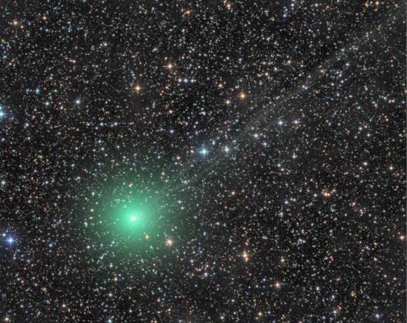 Na 90 jaar weten we waarom de koppen van kometen groen kunnen zijn en hun staarten nooit