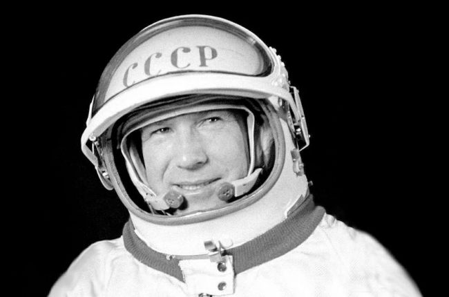 Aleksej Leonov, de eerste ruimtewandelaar, is overleden