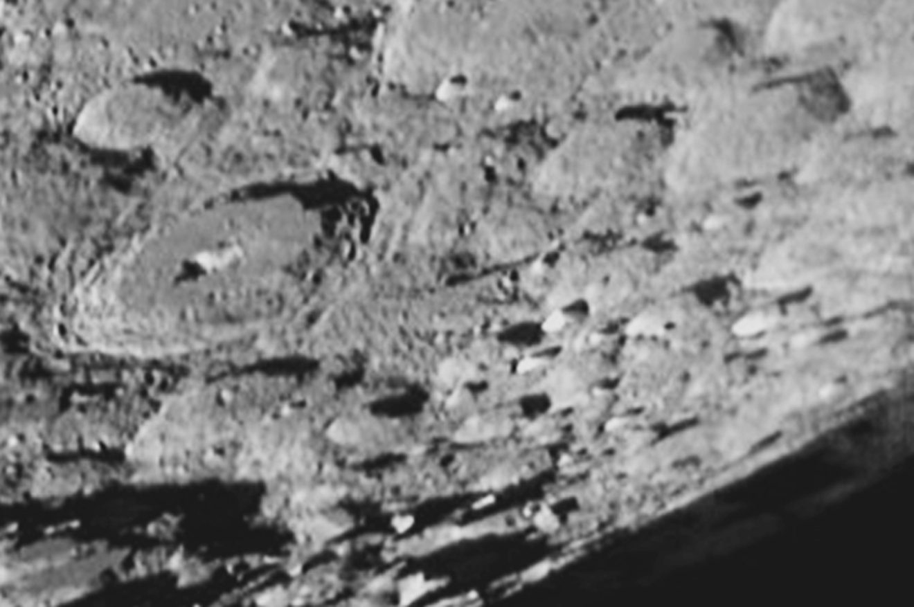 Zomaar een Maanplaatje ＂Krater Morates＂