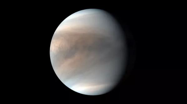 Wetenschappers tonen aan dat aminozuren kunnen 'overleven' in het zwavelzuur wolkendek van Venus