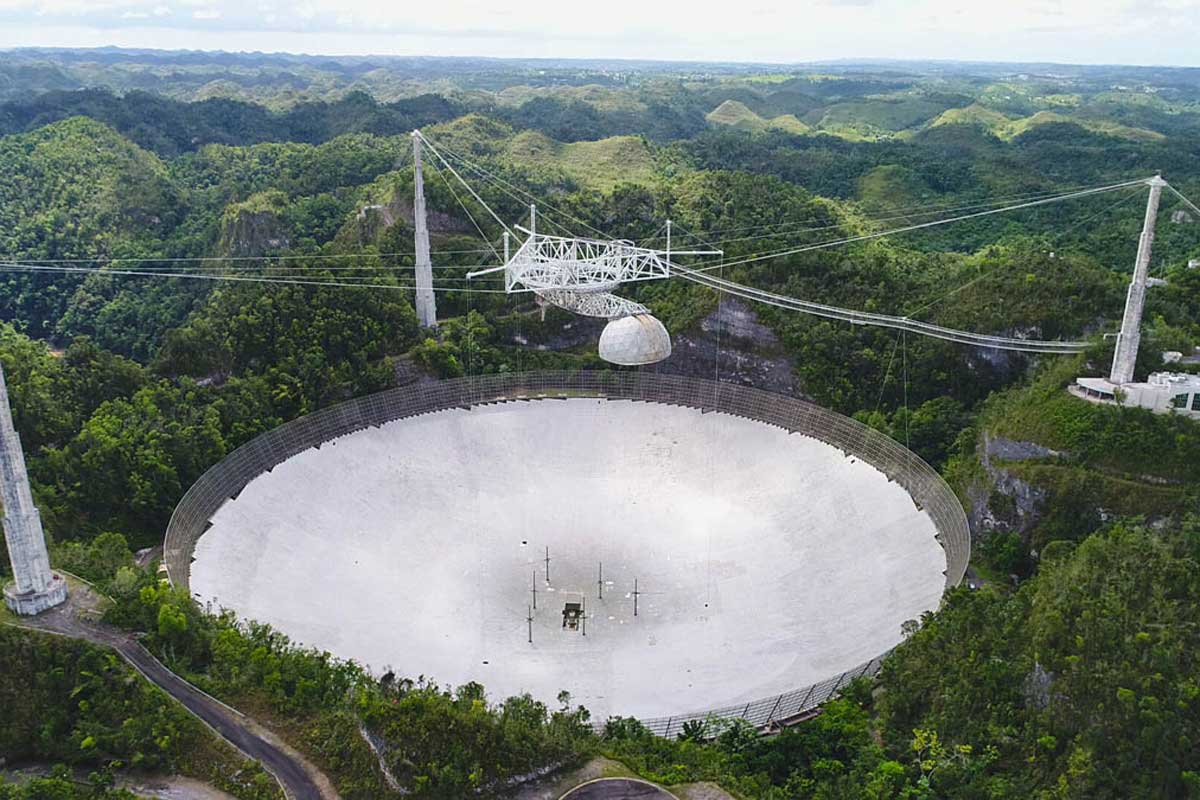 Arecibo radiotelescoop vanochtend in elkaar gestort