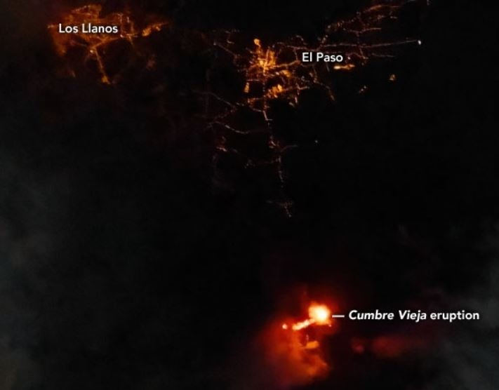 De uitbarsting van de Cumbre Vieja op La Palma gezien vanuit het ISS