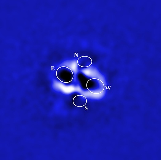 Paar superzware zwarte gaten mogelijk oorzaak van vier enorme leegten in een cluster
