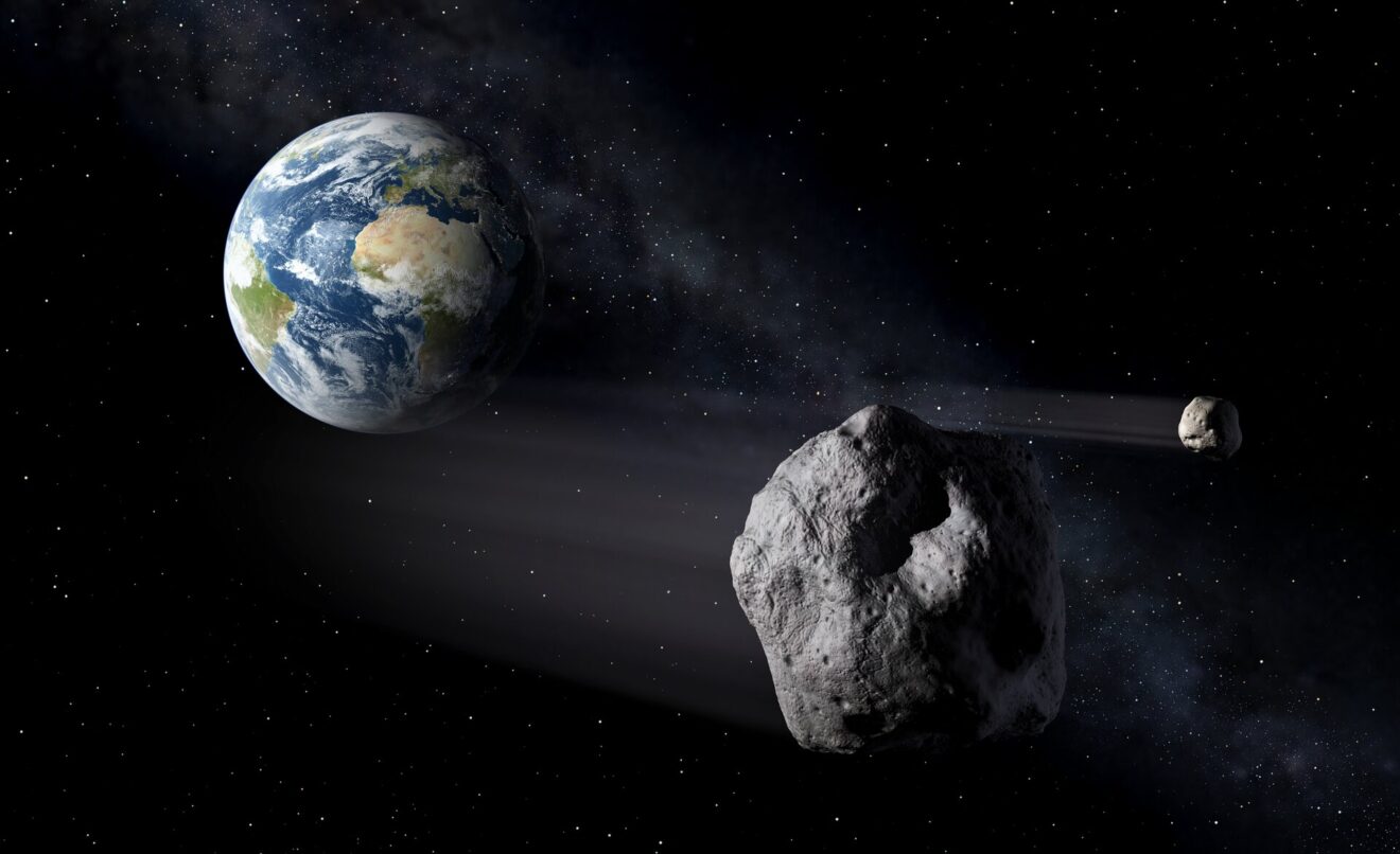'Do look up!' reusachtige asteroïde 7482 (1994 PCI) scheert vandaag langs de Aarde