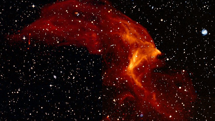 Sterrenkundigen brengen een schokgolf van maar liefst 6,5 miljoen lichtjaar lengte in beeld