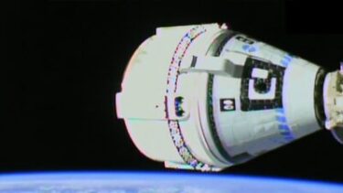 Boeing's Starliner veilig aangemeerd bij het ISS