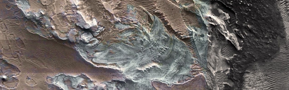 A-Relict-Glacier-near-Mars-Equator-NASA-MRO-HiRISE-and-CRISM-false-color-composite-Lee-et-al-2023