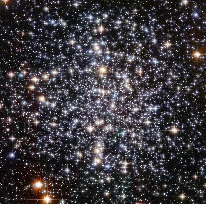 Hubble heeft vermoedelijk een middelgroot zwart gat ontdekt in bolhoop M4