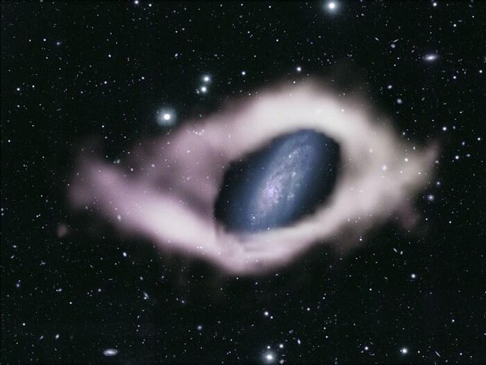 Mogelijk zijn er twee polaire ringstelsels ontdekt