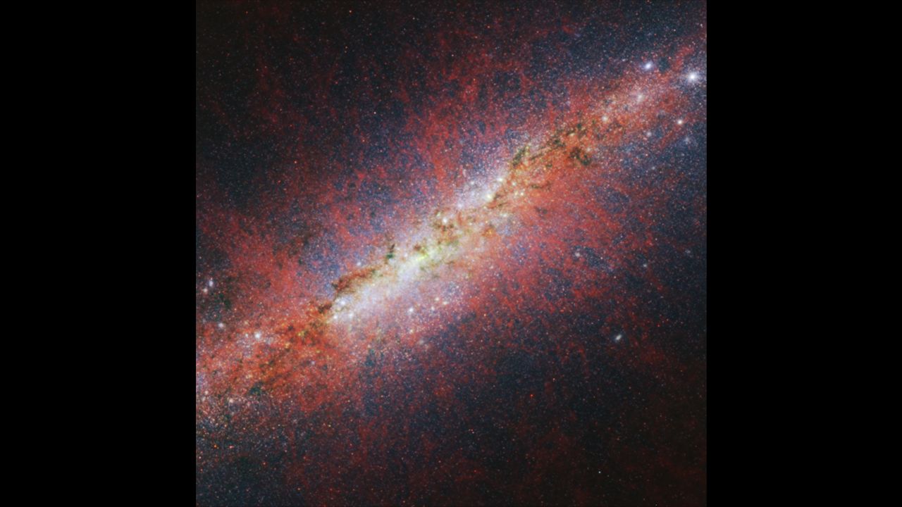 Webb heeft de extreme stervorming in M82 in beeld gebracht